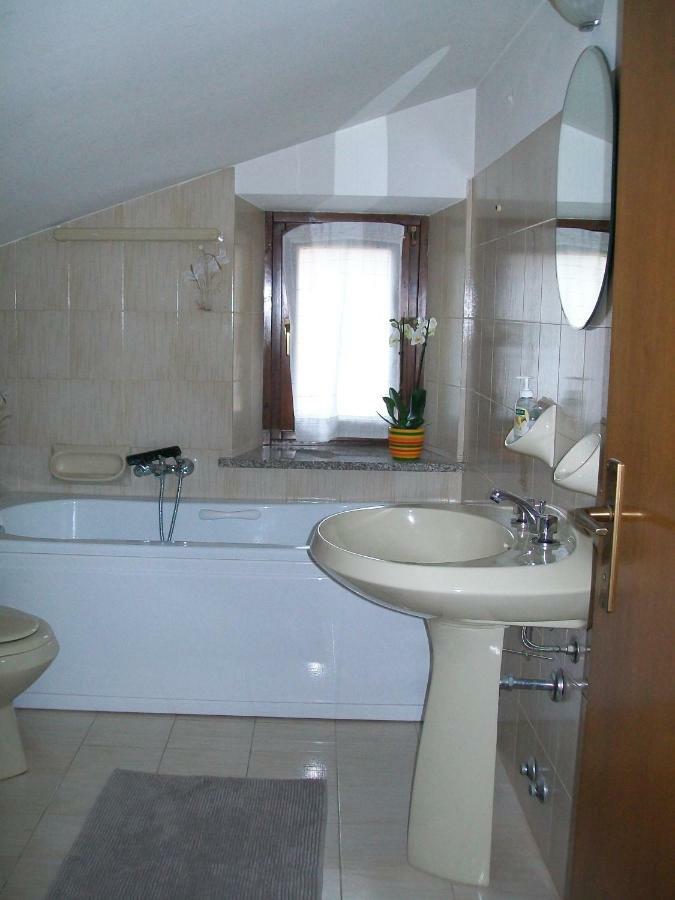 B&B In Fattoria Frisanco Екстер'єр фото